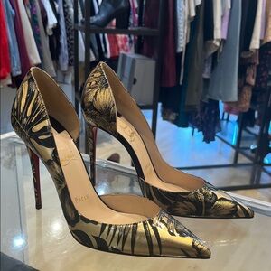Christian Louboutin Black and Gold Patterned Heels 38.5